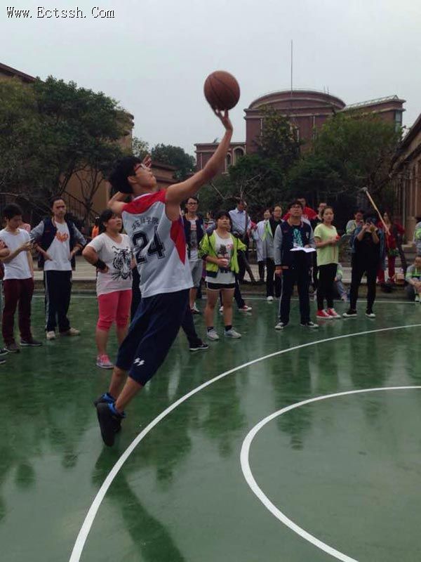 华东神学院举行第29届运动会 华东神学院举行第29届运动会